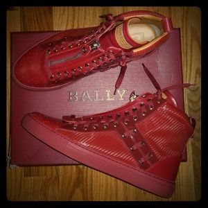bally hekem red